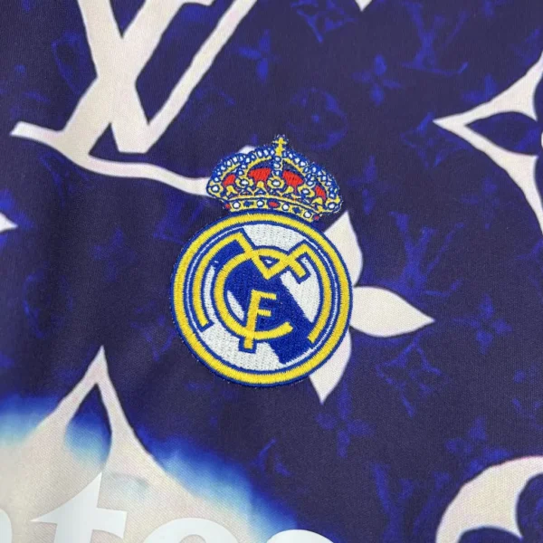 Camiseta Louis Vuitton Edición Conjunta del Real Madrid 2025/26 - Image 4