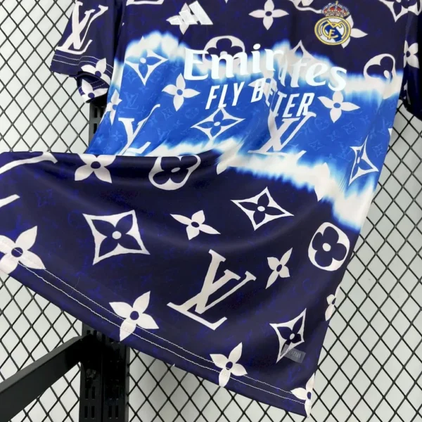 Camiseta Louis Vuitton Edición Conjunta del Real Madrid 2025/26 - Image 2