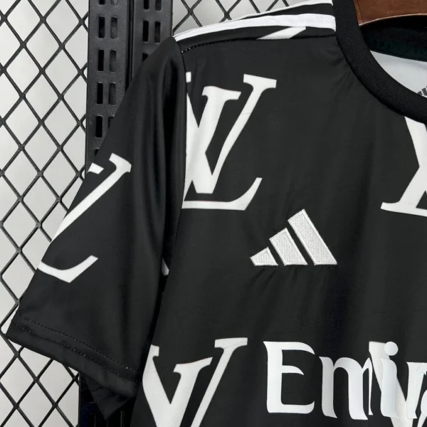 Camiseta negra Louis Vuitton Edición Conjunta del Real Madrid 2025/26 - Image 4