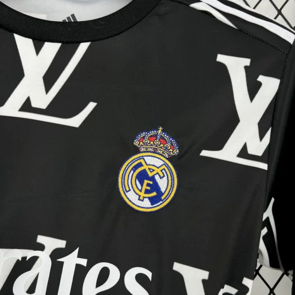 Camiseta negra Louis Vuitton Edición Conjunta del Real Madrid 2025/26 - Image 3