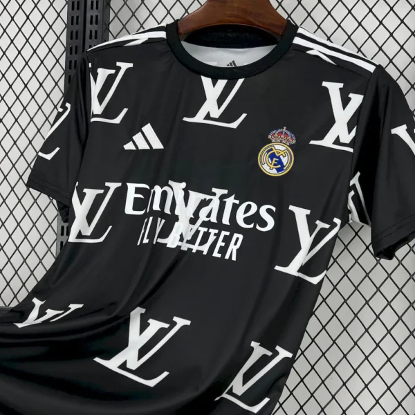 Camiseta negra Louis Vuitton Edición Conjunta del Real Madrid 2025/26 - Image 2
