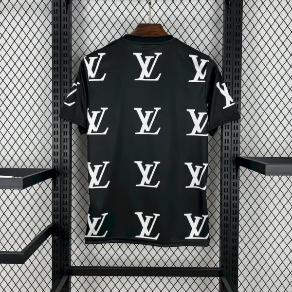 Camiseta negra Louis Vuitton Edición Conjunta del Real Madrid 2025/26 - Image 5