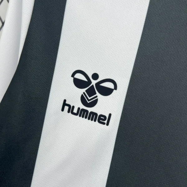 Camiseta edición especial blanco y negro del Real Betis 2025/26 - Image 3