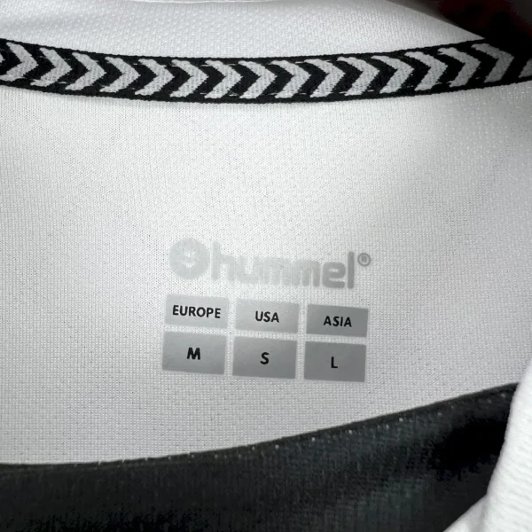 Camiseta edición especial blanco y negro del Real Betis 2025/26 - Image 4