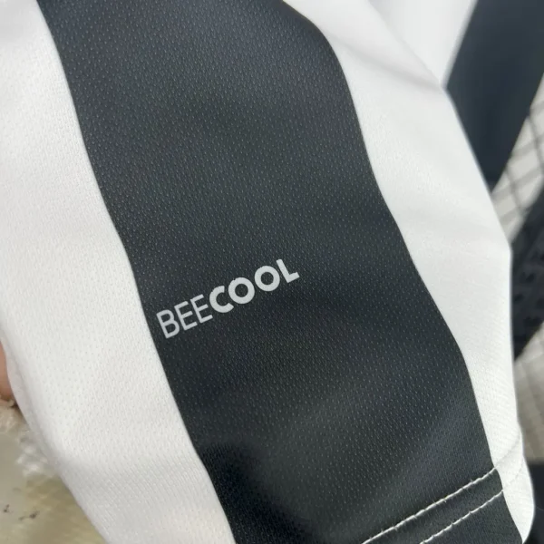 Camiseta edición especial blanco y negro del Real Betis 2025/26 - Image 6