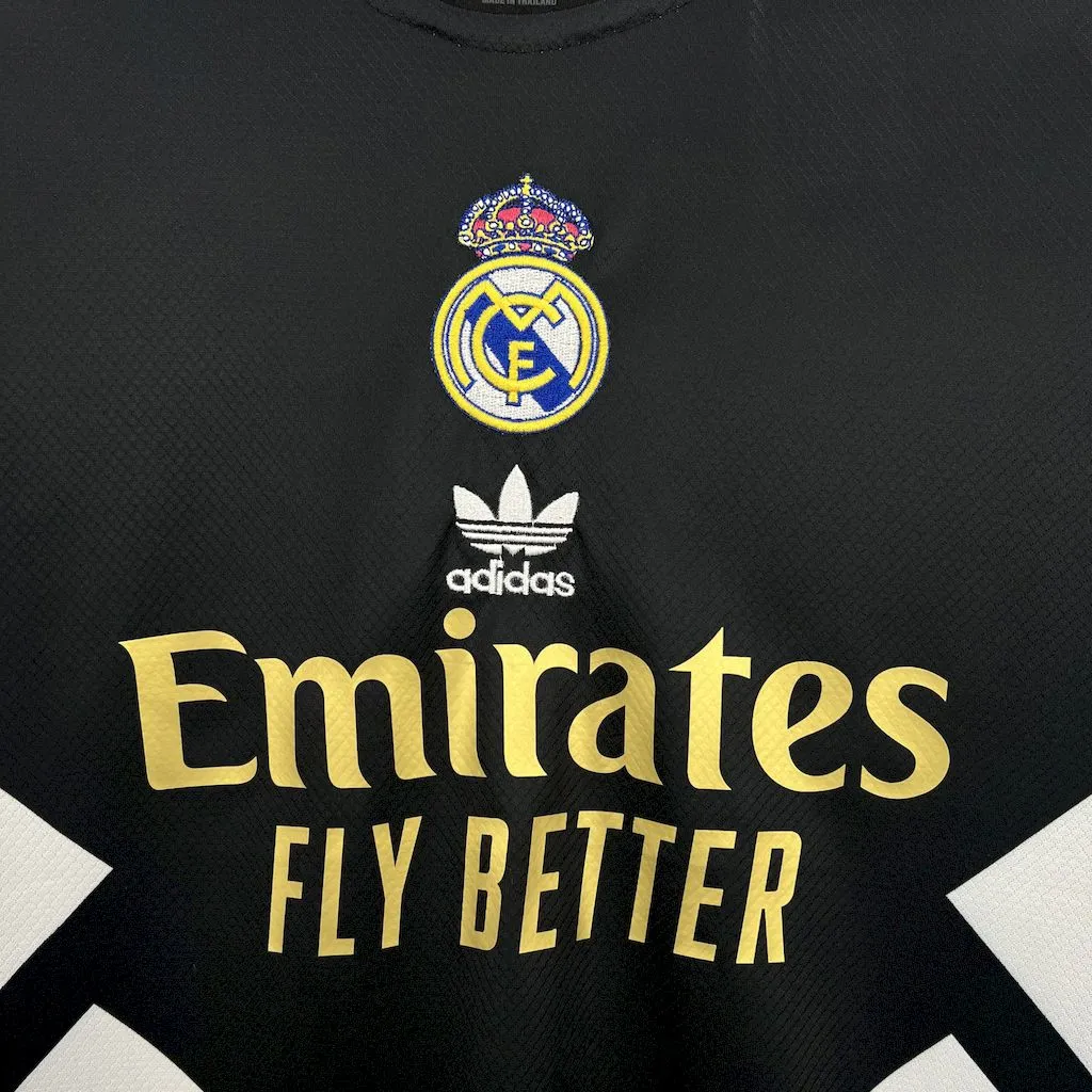Camiseta retro edición especial del Real Madrid 2025/26 - Image 7