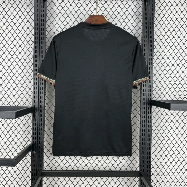 Camiseta del Paris Saint Germain 2025/26 Edición Negra y Dorada. - Image 8