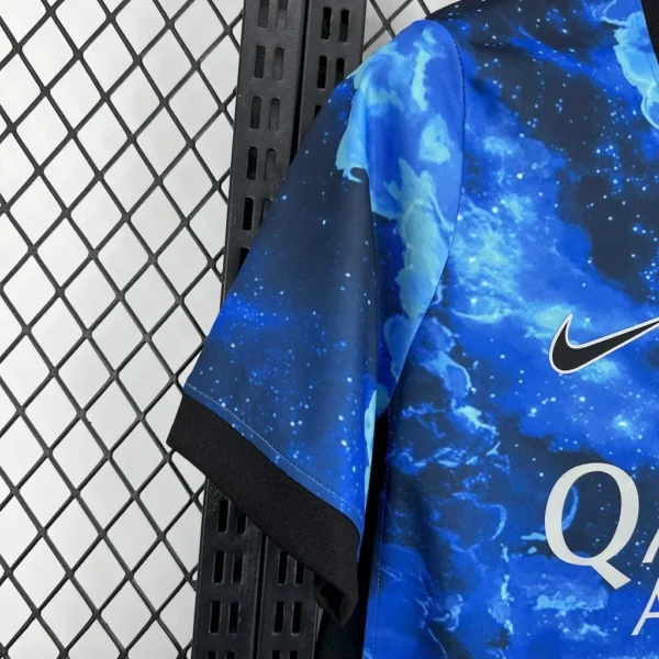 Camiseta del Paris Saint Germain 2025/26 cielo azul y nubes blancas - Image 6