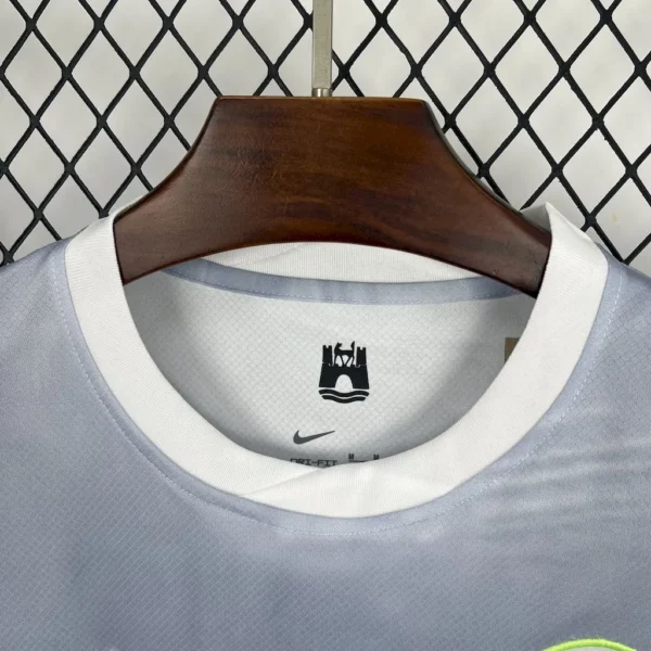 Camiseta de visitante del Wolfsburgo 2025/26 - Image 2