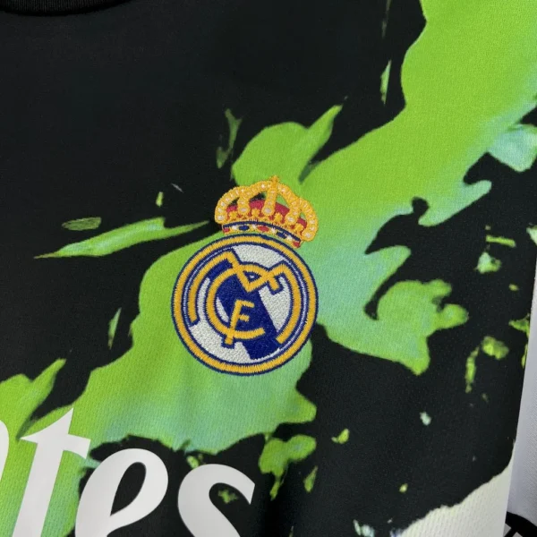 Camiseta de entrenamiento colorida del Real Madrid 2025/26 - Image 2