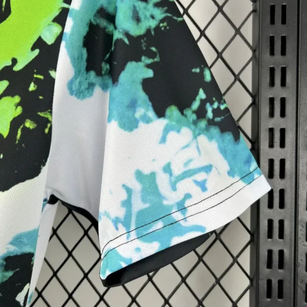 Camiseta de entrenamiento colorida del Real Madrid 2025/26 - Image 5