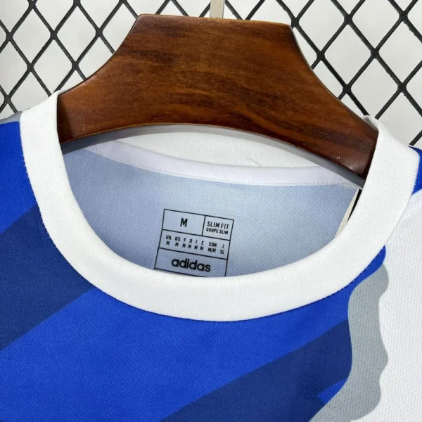 Camiseta de entrenamiento dorada 2 del Real Madrid 2025/26 - Image 4