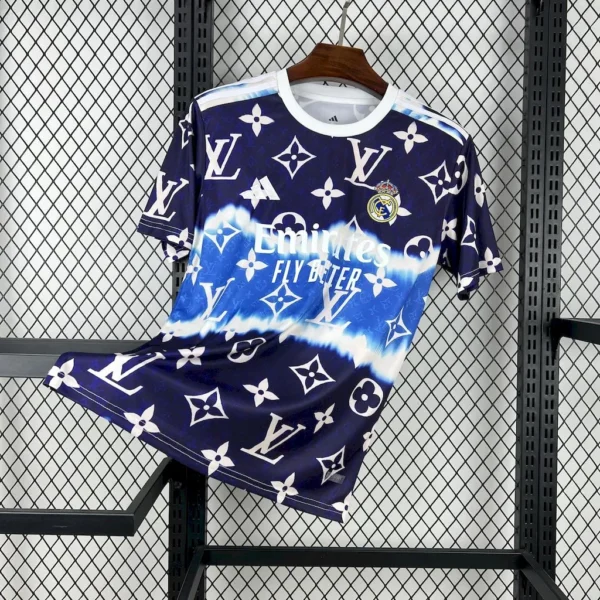 Camiseta Louis Vuitton Edición Conjunta del Real Madrid 2025/26