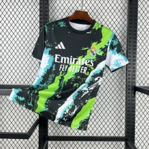 Camiseta de entrenamiento colorida del Real Madrid 2025/26