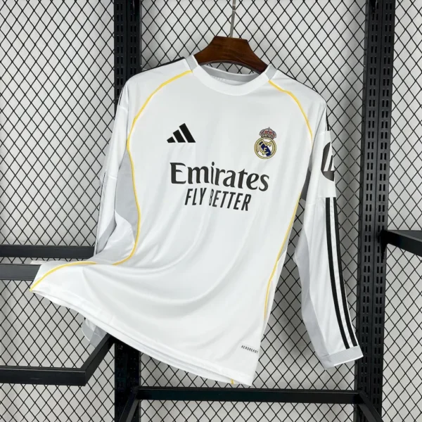 Camiseta de manga larga local del Real Madrid 2025/26
