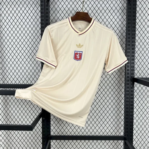 Camiseta edición aniversario del Olympique Lyon 2025/26