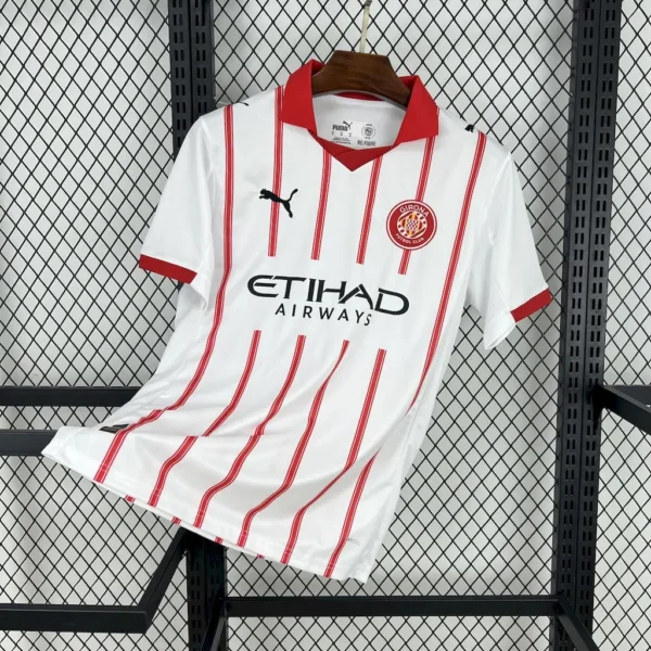 Camiseta local del Girona 2025/26