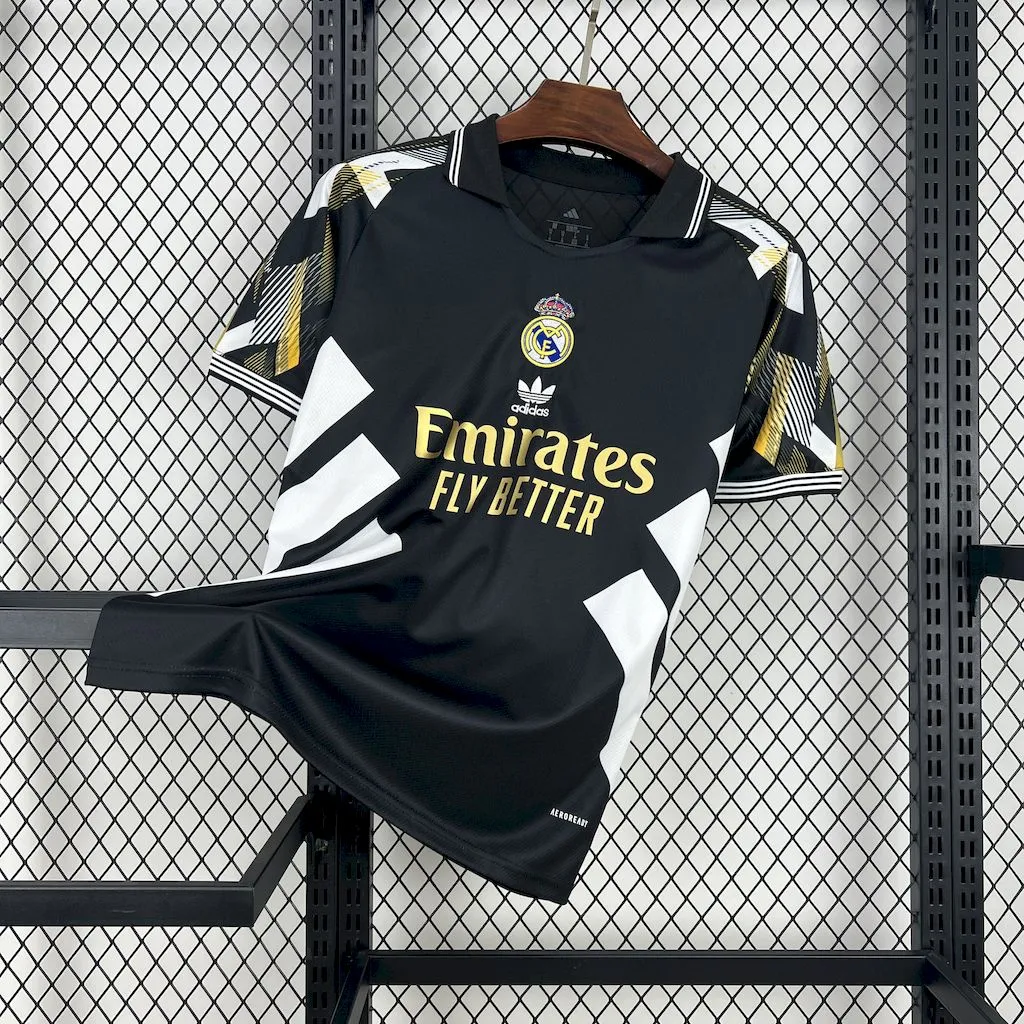 Camiseta retro edición especial del Real Madrid 2025/26