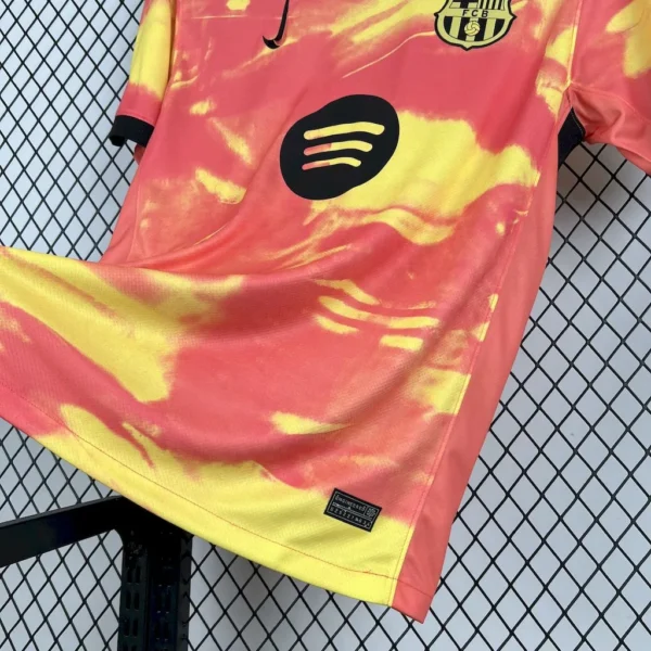 Camiseta naranja de entrenamiento prepartido del Barcelona 2025/26 - Image 3