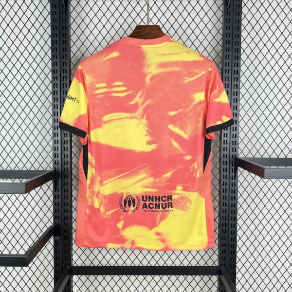 Camiseta naranja de entrenamiento prepartido del Barcelona 2025/26 - Image 6