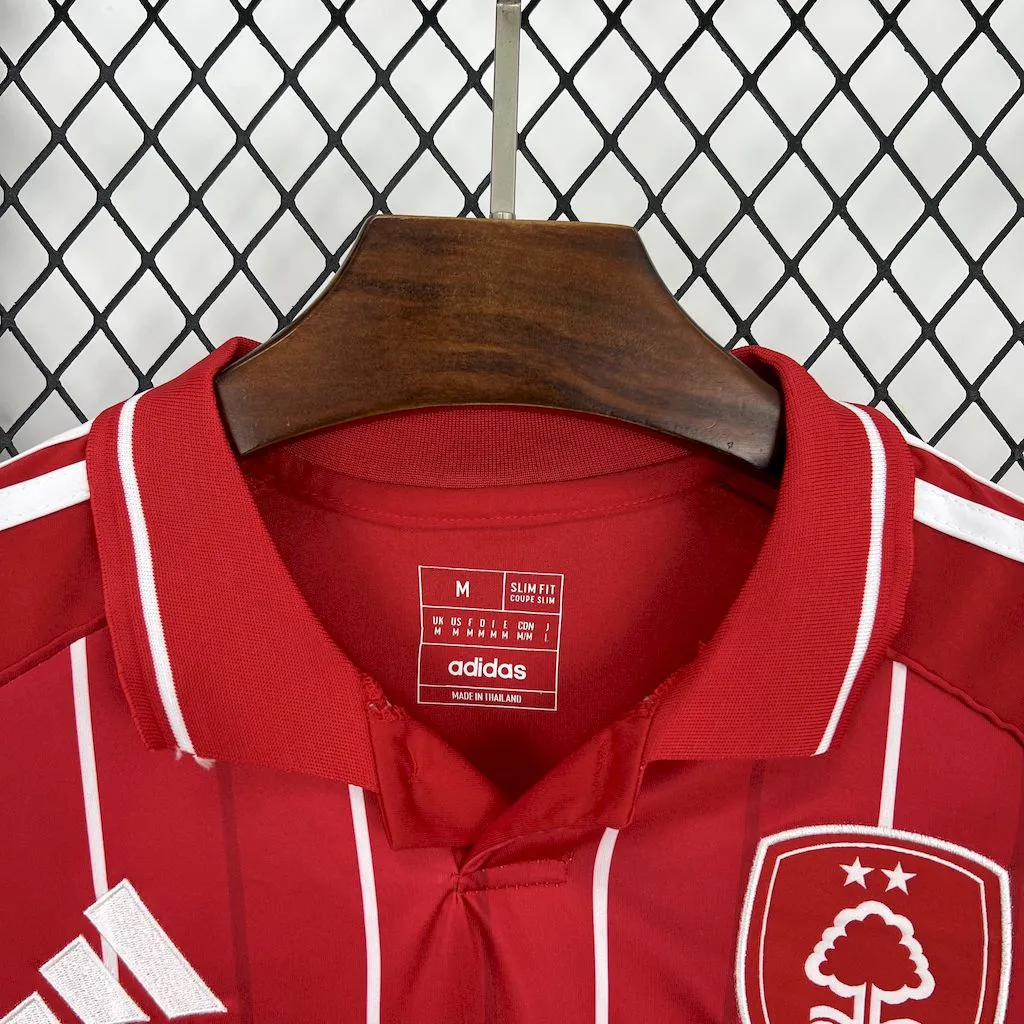 Camiseta local del Nottingham Forest 2025/26 - Image 2