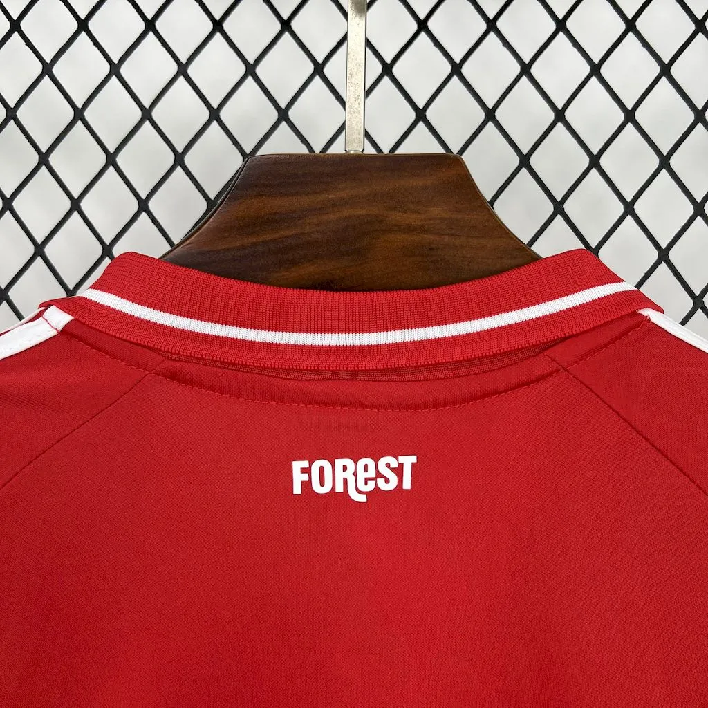 Camiseta local del Nottingham Forest 2025/26 - Image 8