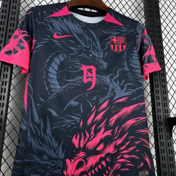 Camiseta Barcelona 2025/26 edición Dragón Negro Rojo - Image 3