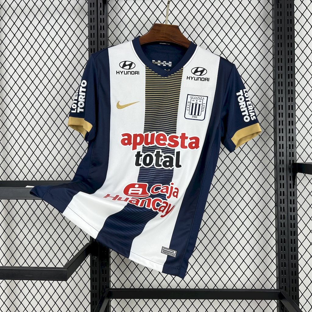 Camiseta local de Alianza Lima 2025/26
