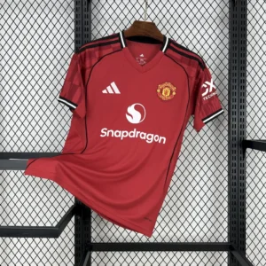 Camiseta local del Manchester United 2025/26