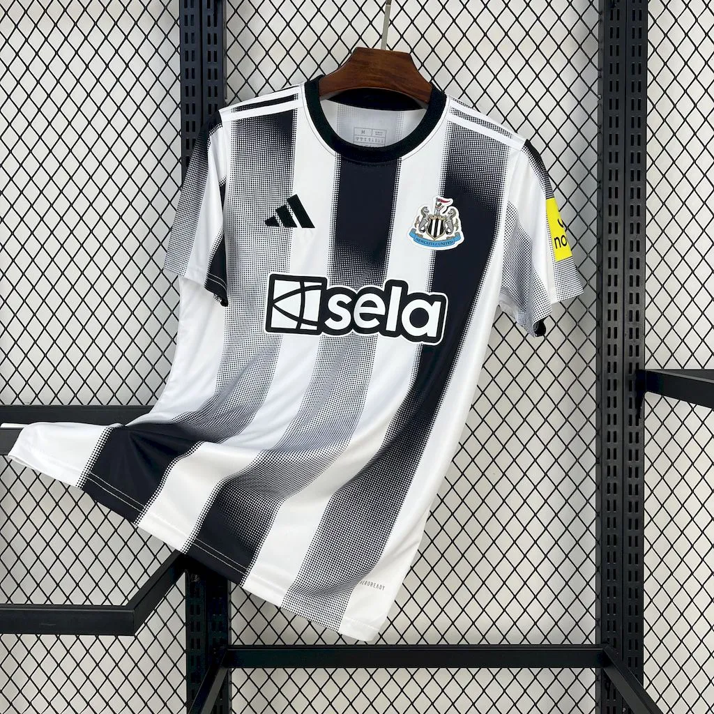 Camiseta local del Newcastle United 2025/26