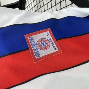Camiseta retro de visitante del Bayern Munich 1995/96 - Image 7