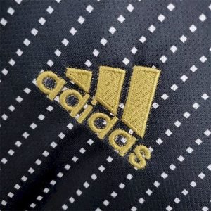 Camiseta retro de visitante del Bayern Munich 2021/22 - Image 4