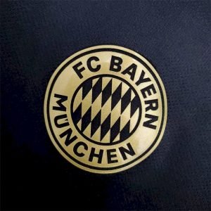 Camiseta retro de visitante del Bayern Munich 2021/22 - Image 3