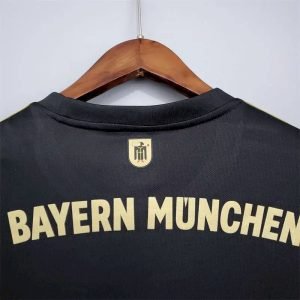 Camiseta retro de visitante del Bayern Munich 2021/22 - Image 9