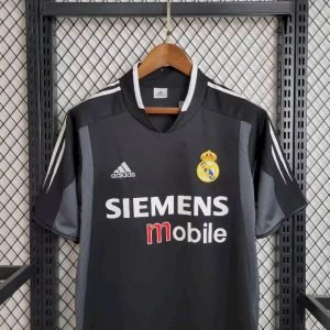 Camiseta retro de visitante del Real Madrid 2004/05 - Image 6