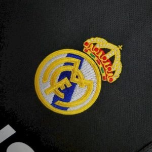 Camiseta retro de visitante del Real Madrid 2004/05 - Image 3