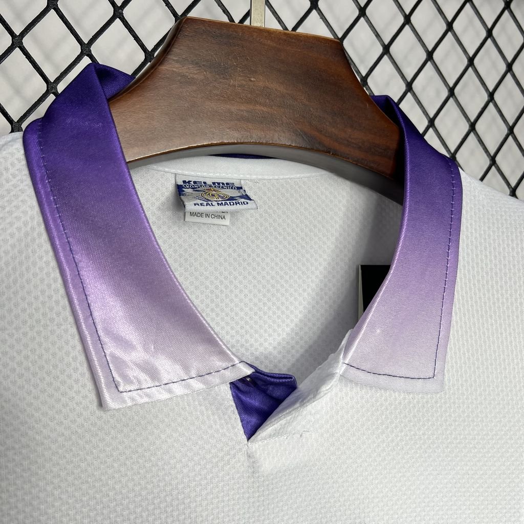 Camiseta retro del Real Madrid 1997/98 local - Image 4