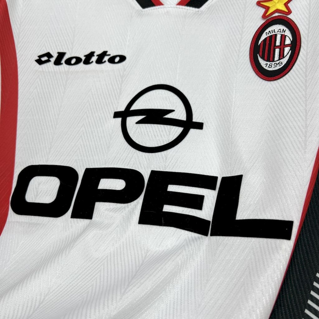 Camiseta retro de visitante del AC Milan 1997/98 - Image 7