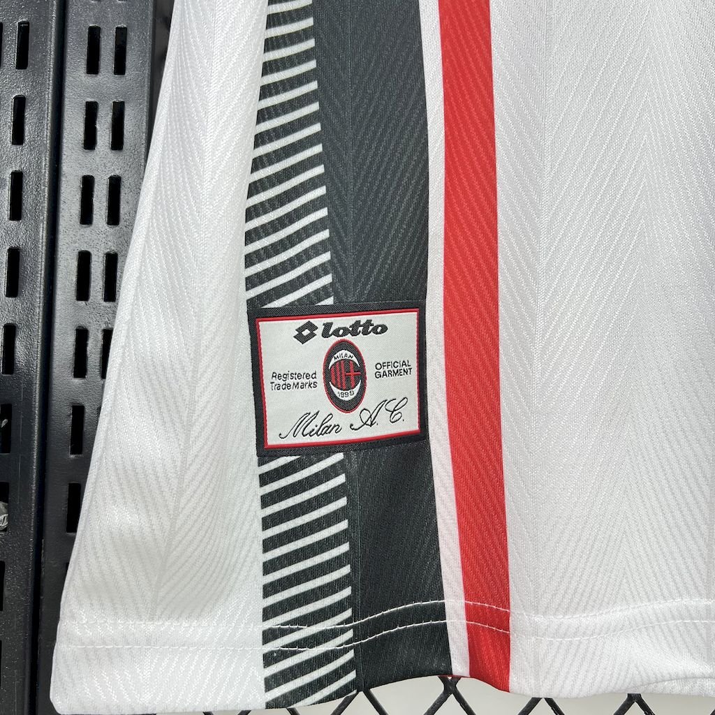 Camiseta retro de visitante del AC Milan 1997/98 - Image 8