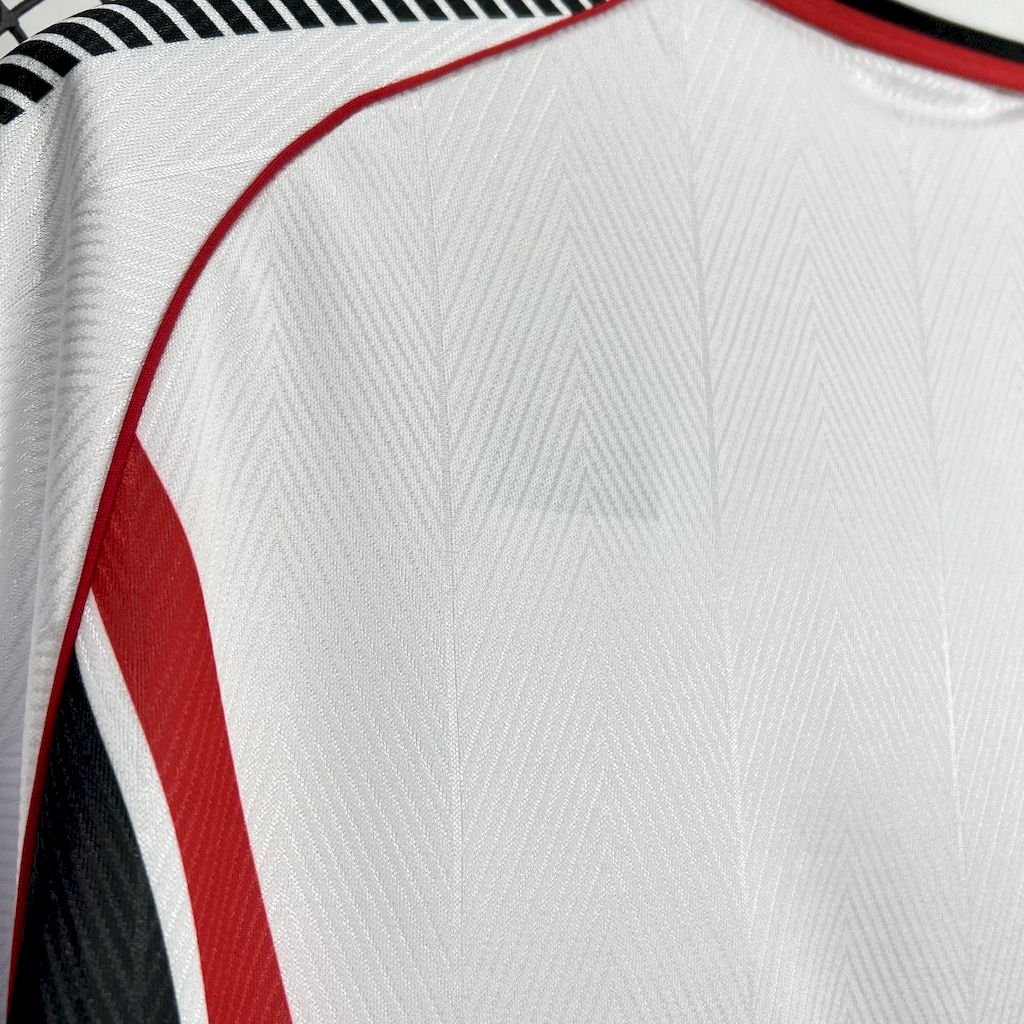 Camiseta retro de visitante del AC Milan 1997/98 - Image 10