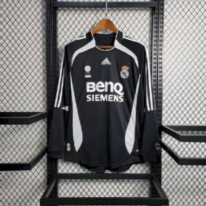Camiseta retro de manga larga de visitante del Real Madrid 2006/07