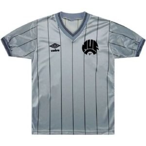 Camiseta retro de visitante del Newcastle United 1983/85