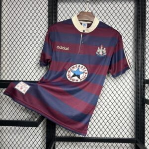 Camiseta retro de visitante del Newcastle United 1995/96