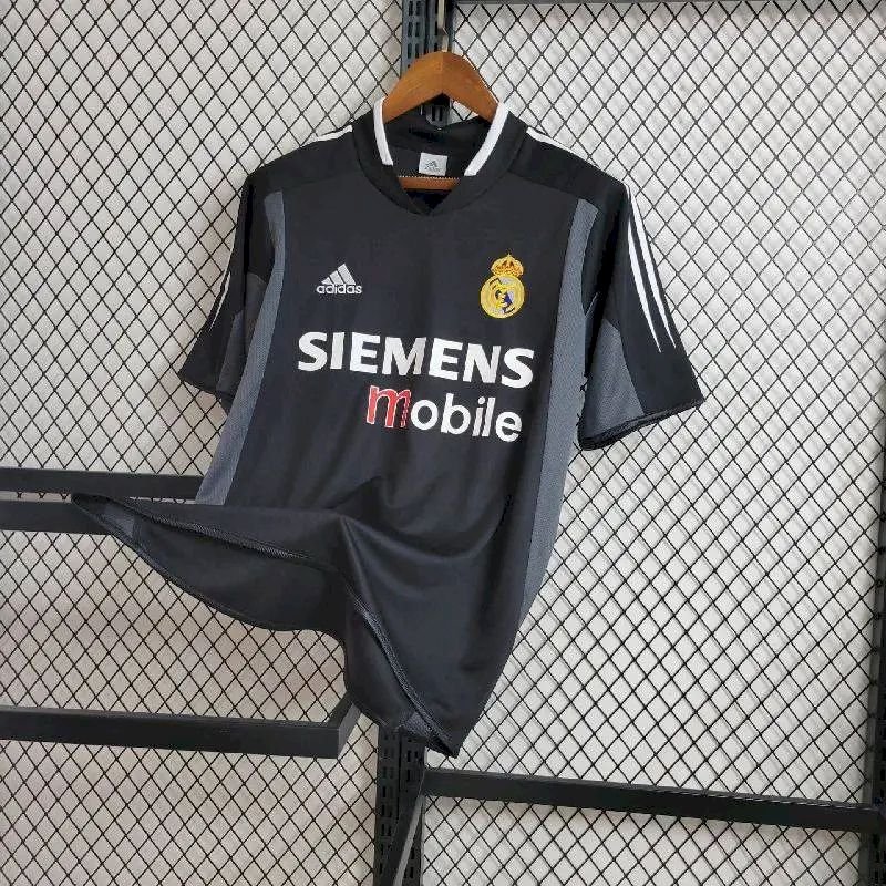 Camiseta retro de visitante del Real Madrid 2004/05