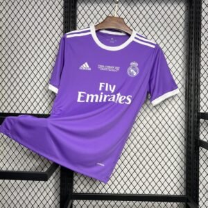 Camiseta retro de visitante del Real Madrid de la UCL 2016/17
