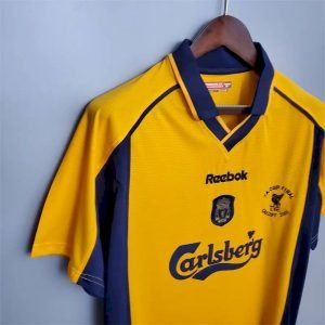 Camiseta retro de visitante del Liverpool 2000/01 - Image 7