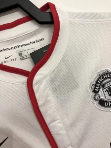 Camiseta retro de visitante del Manchester United 2012/13 - Image 3