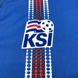 Camiseta retro local de Islandia 2016/17 - Image 4