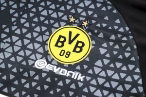 Conjunto unisex Borussia Dortmund 2023/24 de media cremallera sueter y pantalon 81578 - Image 4