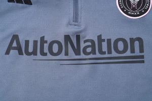 Conjunto unisex Inter Miami CF 2023/24 de media cremallera suéter y pantalon 8157 - Image 3